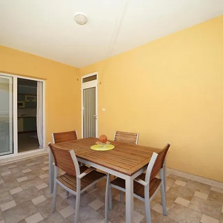 T&r Apartamento Vela Luka
