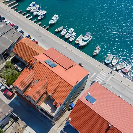 T&r Apartamento Vela Luka